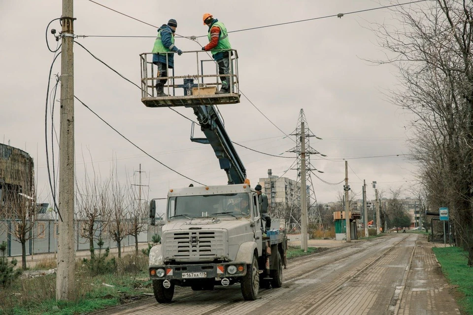 Сейчас в городе монтируют контактную сеть. Фото: Моргун/ТГ