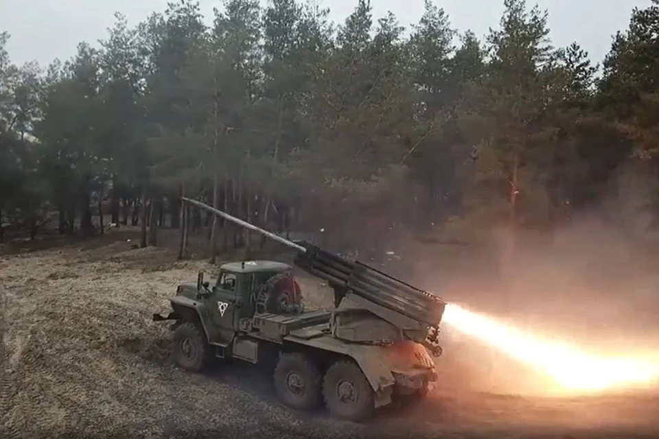 Также за сутки наши воины уничтожили более 535 наемников киевского режима, нанесли поражение 87 артиллерийским подразделениям врага