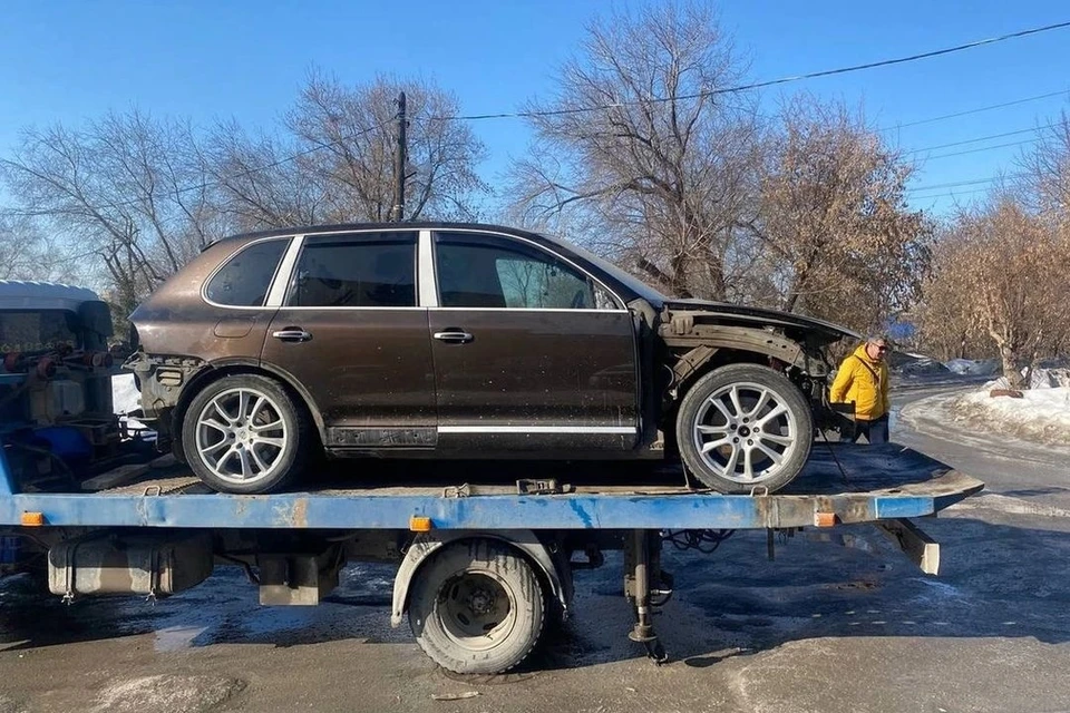 Приставы забрали Porsche Cayenne Turbo S у 31-летней жительницы Новосибирска. Фото: УФССП по НСО