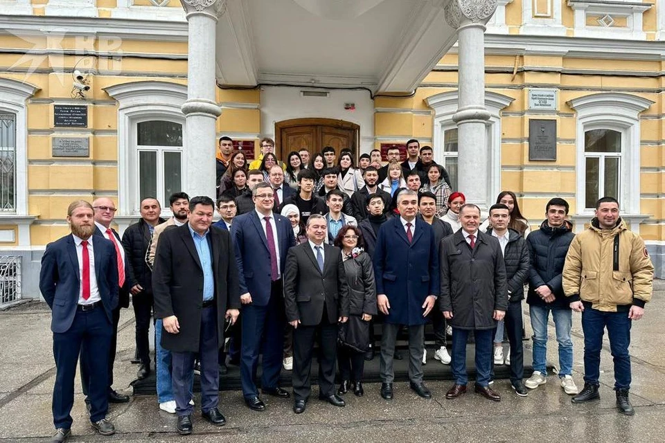 Посол Узбекистана навестил в Рязани студентов из своей республики