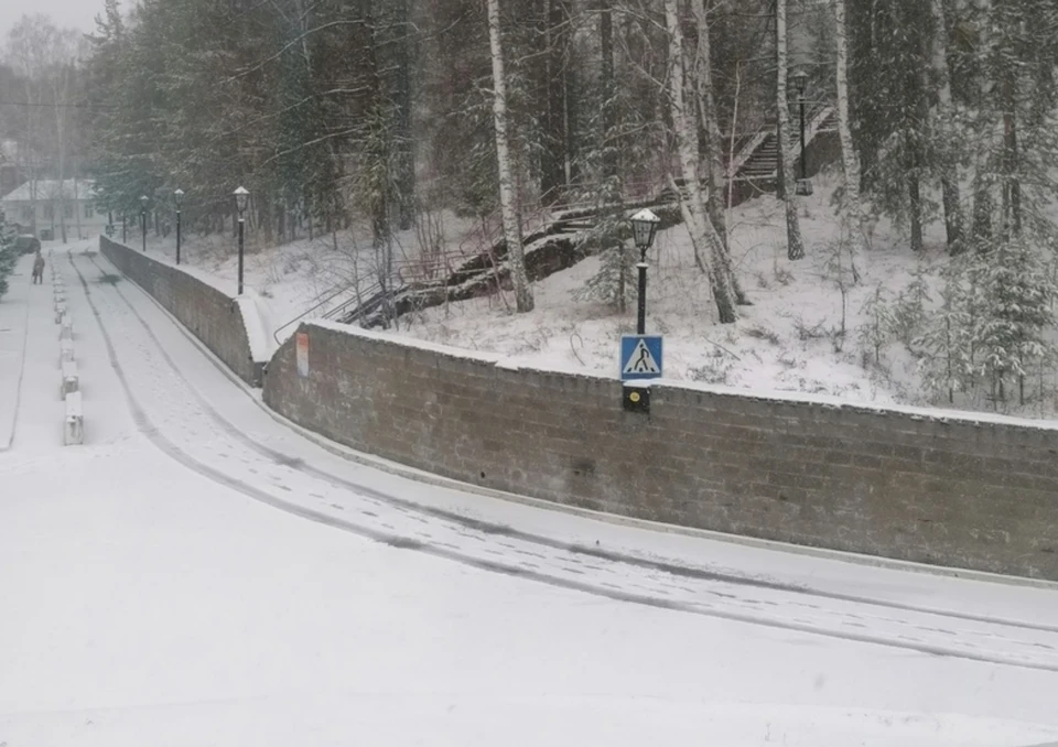 14 апреля челябинск. Трасса снег. Снег в Магнитогорске. Снег фото. Снежный накат.