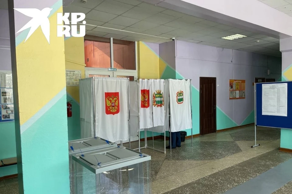 На участках работают 25 наблюдателей.