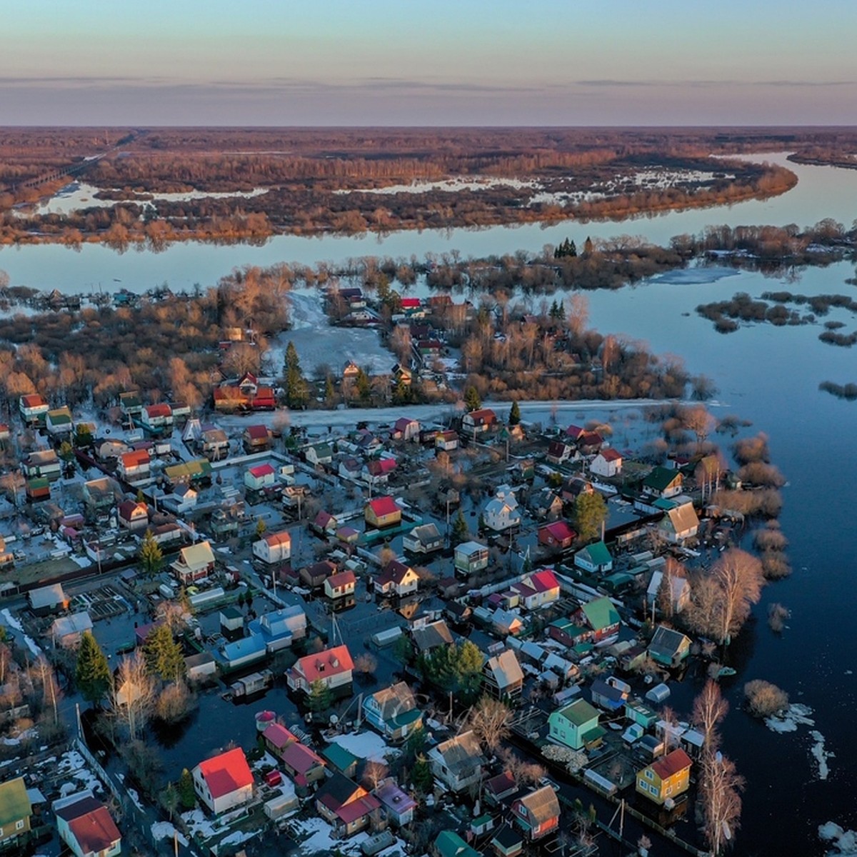 Город Чудово в Новгородской области затопило из-за реки Волхов - KP.RU