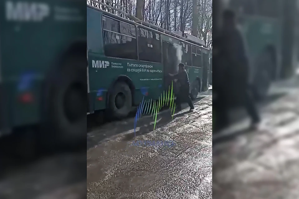 Сильно машина не пострадала. Фото: скриншот видео / t.me/groupmurmansk