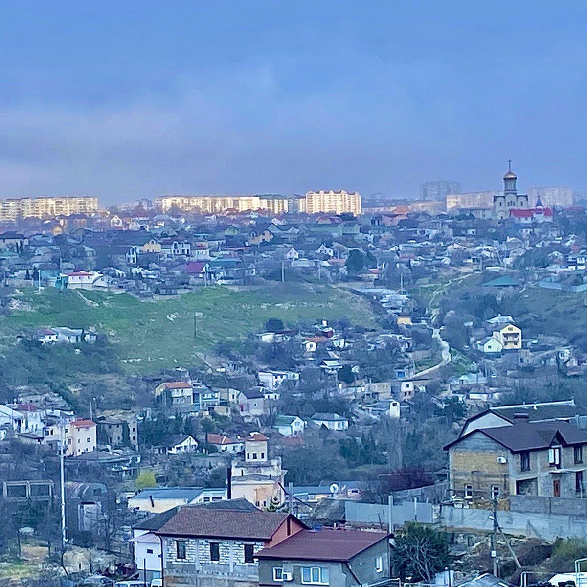 От поломанной скамейки до борьбы с мошенниками: что волновало  севастопольцев в первую апрельскую неделю - KP.RU