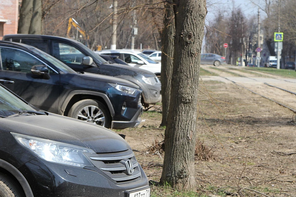 Сквер кауля 2 4 6 фото тула. Шойгу 2023. Военное кладбище в туле. Оборонный завод в туле. Оборонное предприятие фото.