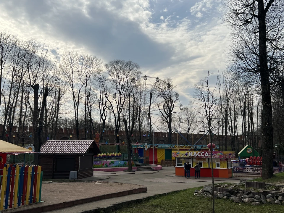 В Смоленске объявили повышенный уровень погодной опасности.