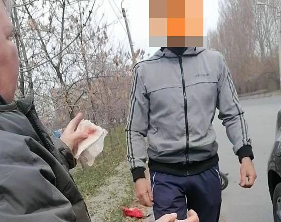 35-летний велосипедист (на фото справа) взбесился из-за неопытности ученика.
