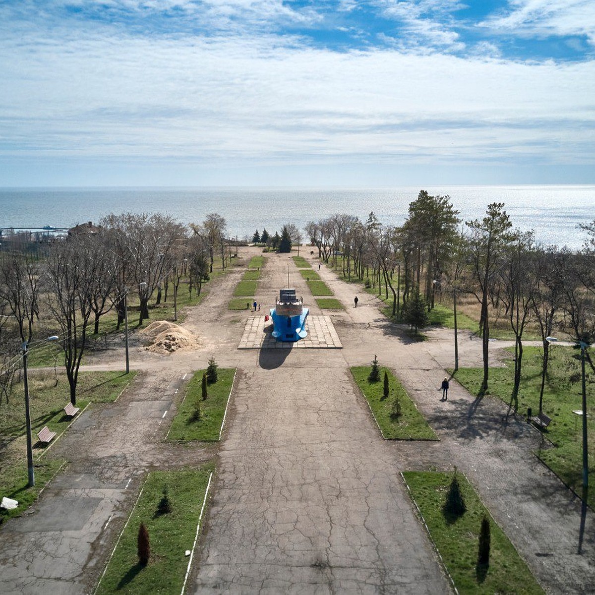 В Мариуполе формируют комфортную городскую среду: Началось благоустройство  самого большого в городе парка и набережной - KP.RU