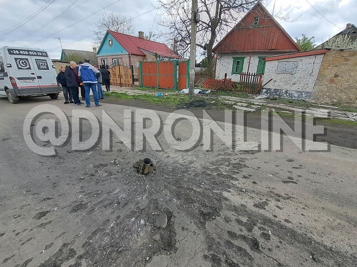 В поминальное воскресенье от массированных обстрелов ВСУ погибли трое  мирных жителей Макеевки и Донецка, еще семеро ранены - KP.RU