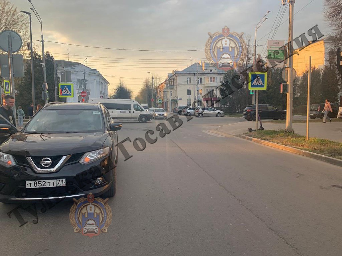 В городе Новомосковск Тульской области автомобиль Nissan сбил десятилетнего  мальчика на самокате - KP.RU