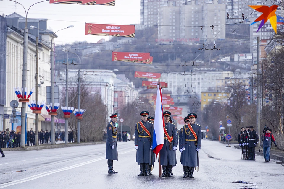 Приближаются длинные майские выходные и в том числе важный для россиян праздник - 9 Мая.
