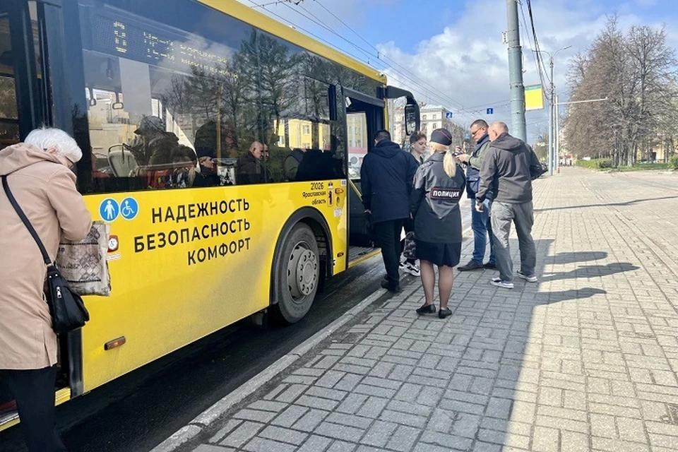 В Ярославле начали ловить безбилетников в новых автобусах.