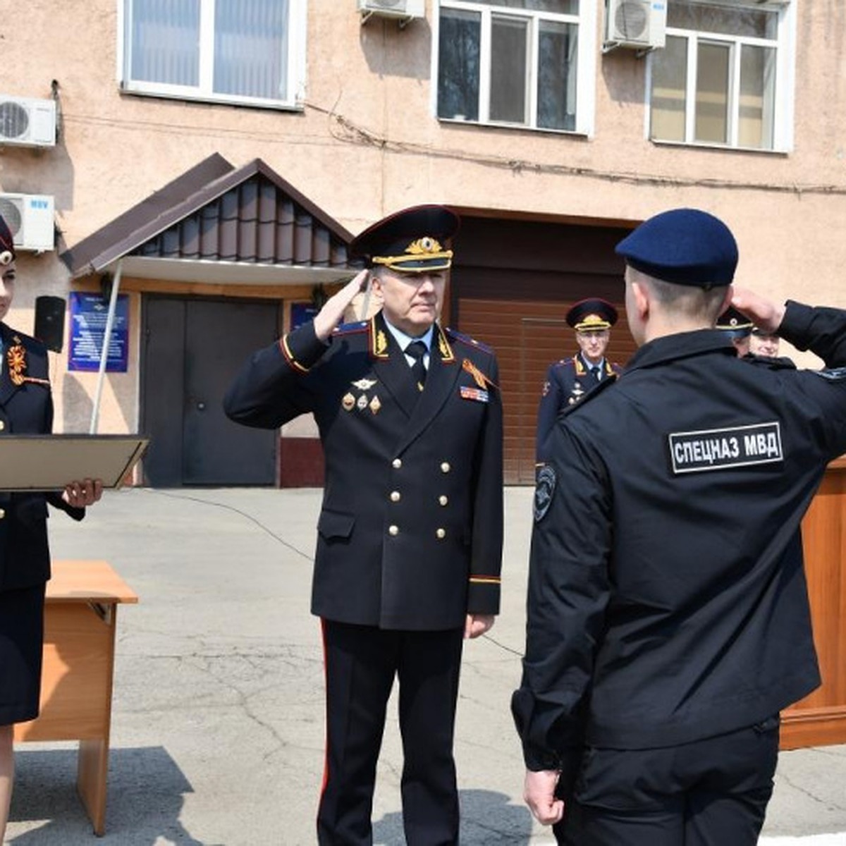 В Кузбасс вернулись полицейские, выполнявшие служебный долг в Херсонской  области - KP.RU