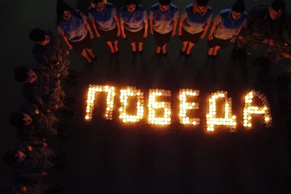 Оренбуржцы почтили минутой молчания память героев, которые ценой своей жизни отстояли Победу в великой битве.