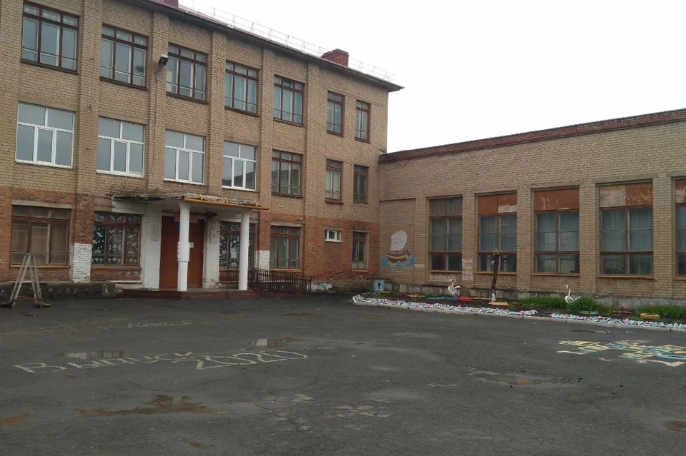 Ее не эксплуатируют три года из-за аварийного состояния.