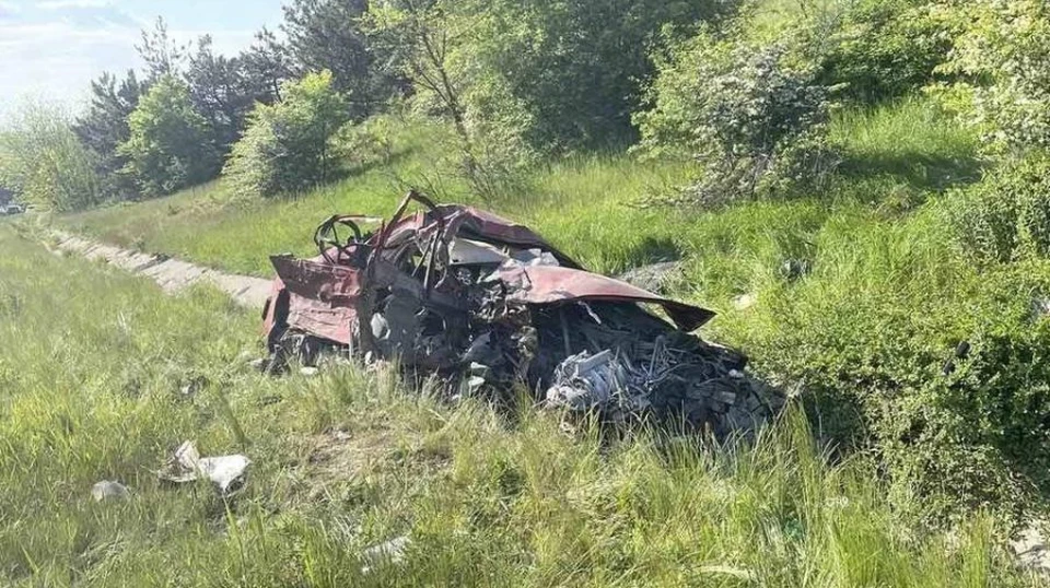 Три человека погибли в аварии.