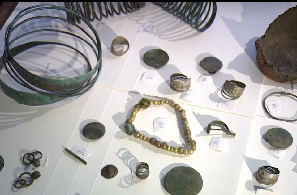 В тульский музей «Куликово поле» передали изъятый у черного копателя клад I-II веков