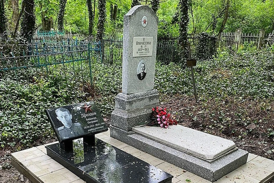 Всего за время существования проекта активисты привели в порядок более 30 могил героев. Фото: ставрополь.рф