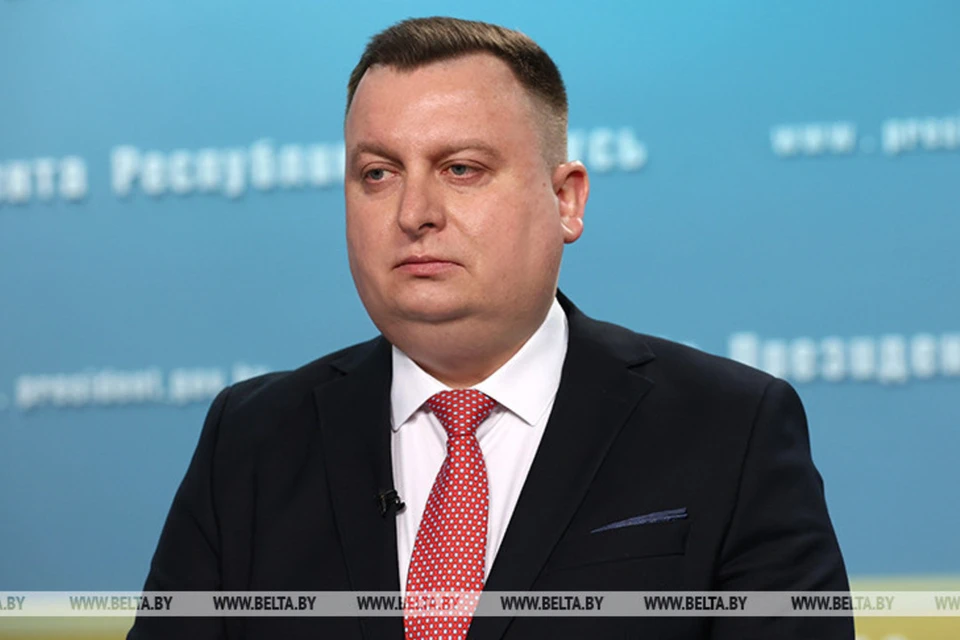 Глава Госкомвоенпрома сказал, что министр обороны подписал указ, согласно которому РСЗО «Шквал» официально принята на вооружение. Фото: БелТА