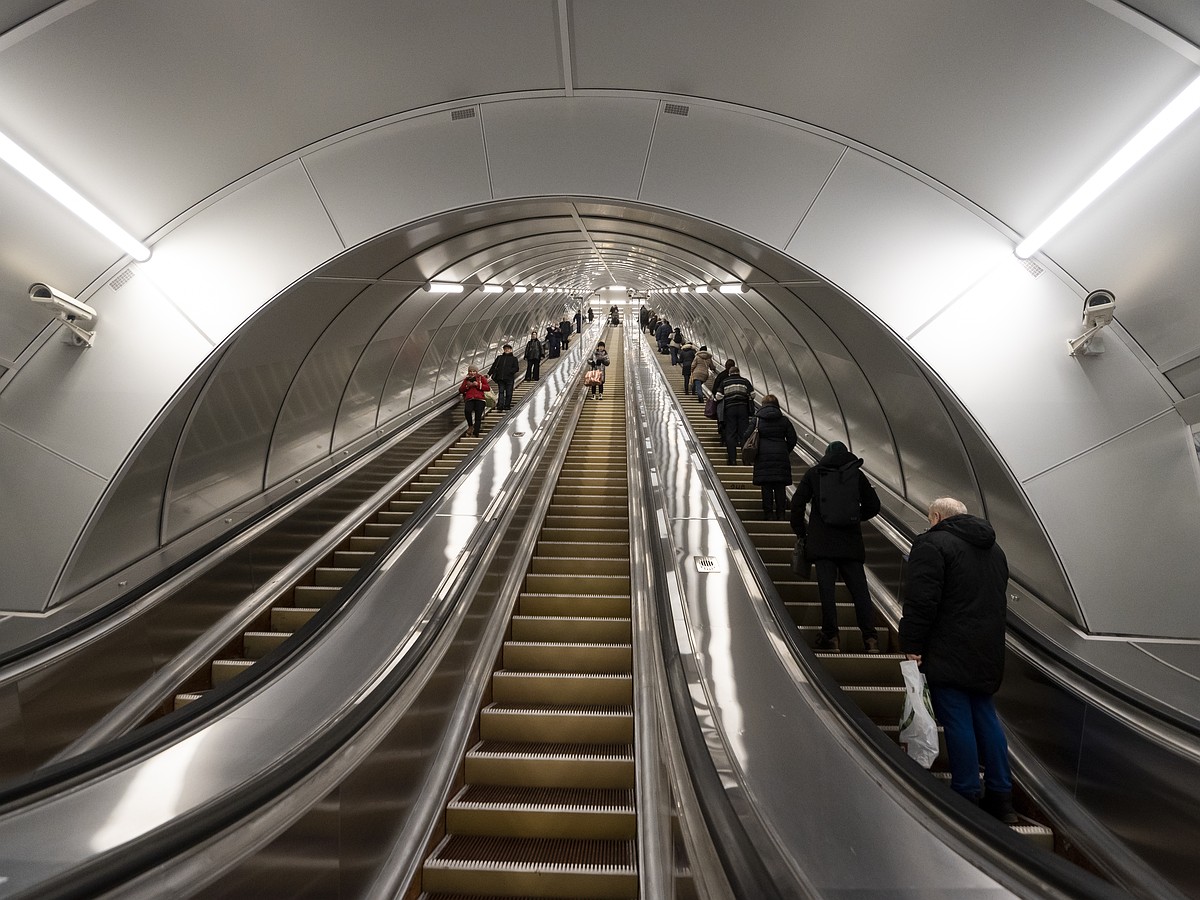 Работа метро на День города 2023 в Санкт-Петербурге: Можно ли будет уехать  из центра ночью - KP.RU