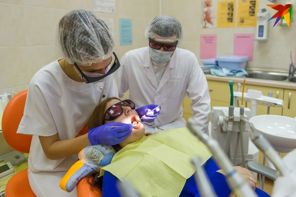 В Беларуси завышают цены на стоматологические услуги из-за рекомендательного характера тарифов Минздрава.