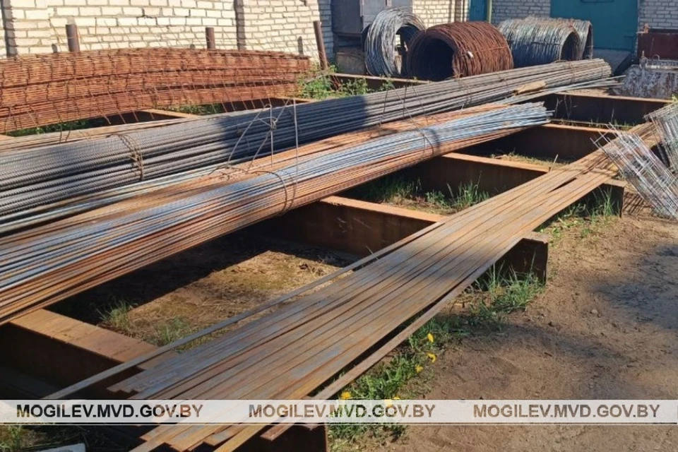 В Могилеве три сотрудника вынесли с предприятия более 6 тонн арматуры и продавали ее в интернете. Фото: УВД Могилевского облисполкома