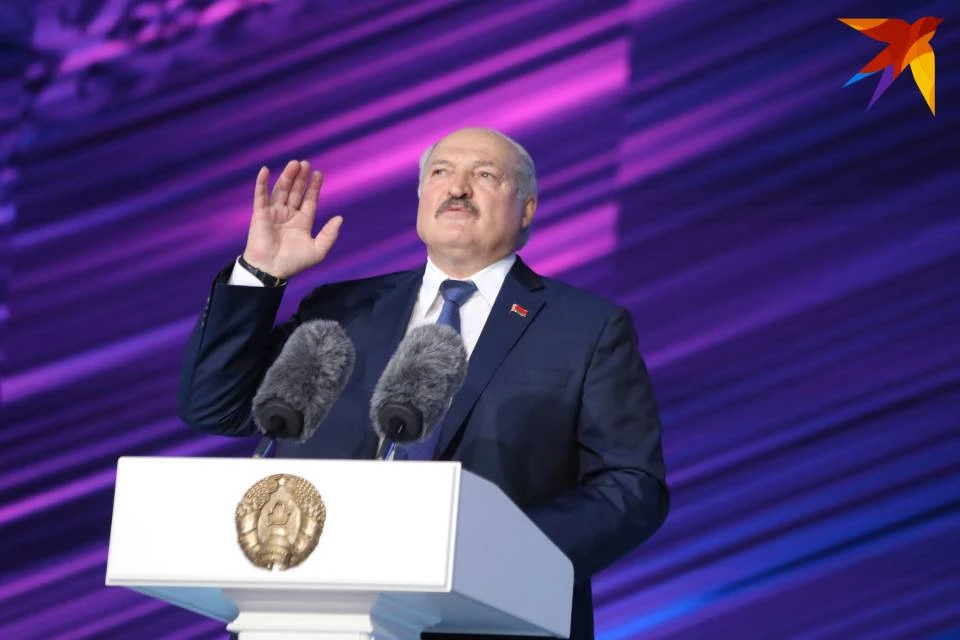 Александру Лукашенко доложат о вариантах площадок под строительство порта в Мурманске.