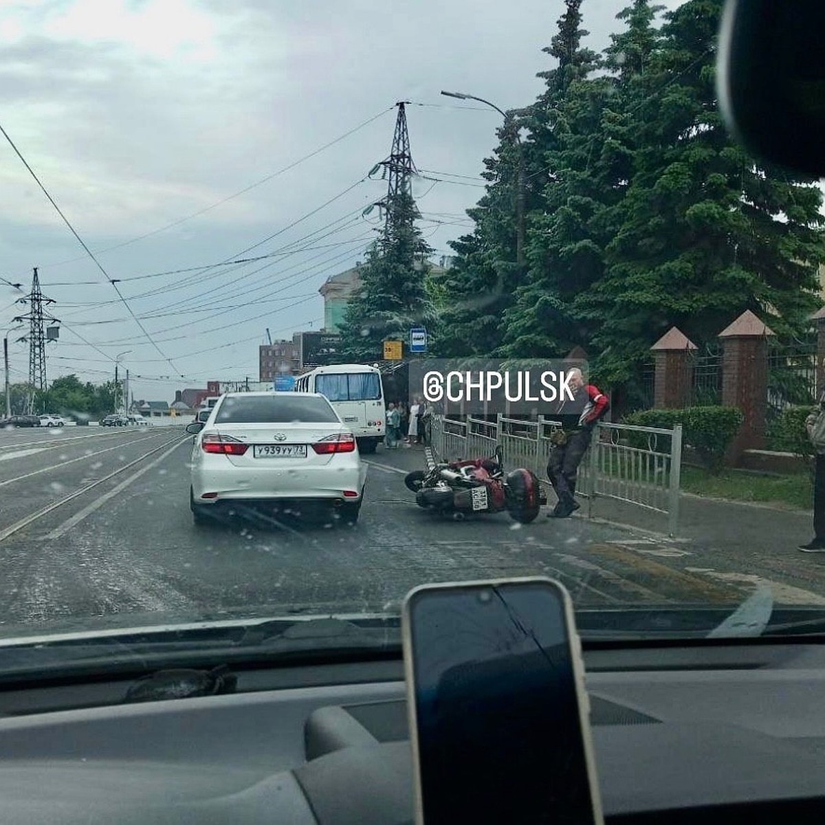 В Ульяновске у остановки «Речной порт» сбили мотоциклиста - KP.RU