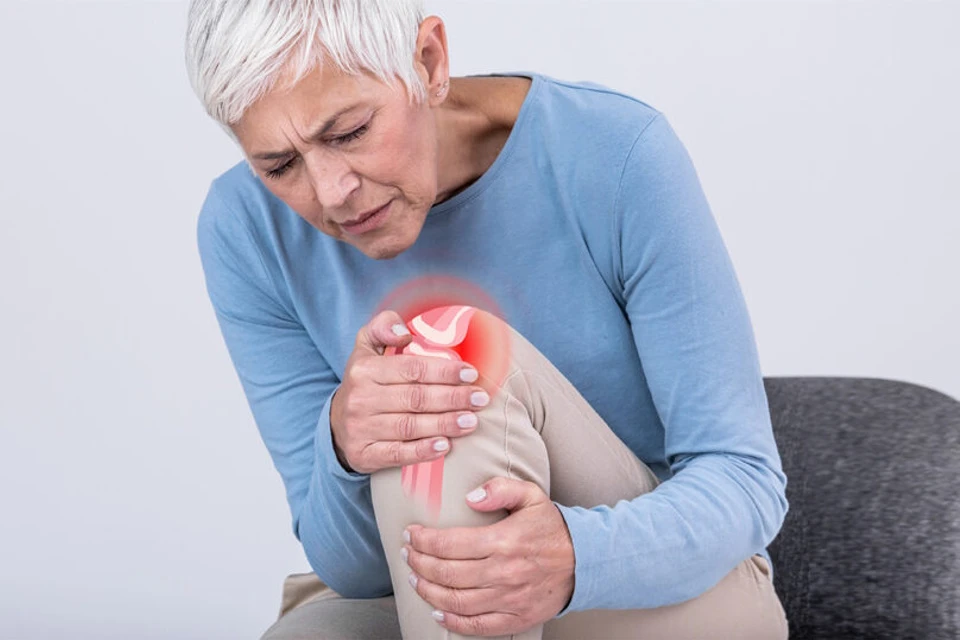 Терапевт Чернышова перечислила самые частые причины болей в коленях у пожилых