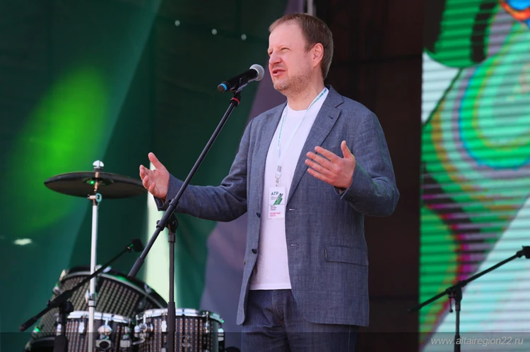 Губернатор Алтайского края Виктор Томенко открыл образовательный форум «Алтай. Территория развития»