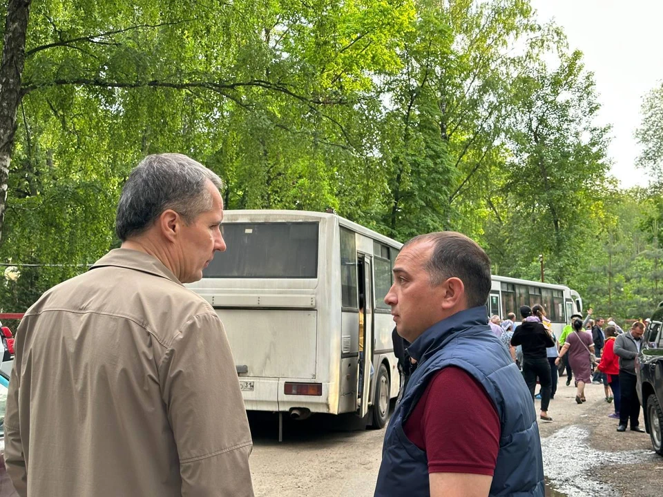 Власти начинают вывозить детей из Шебекинского и Грайворонского округов