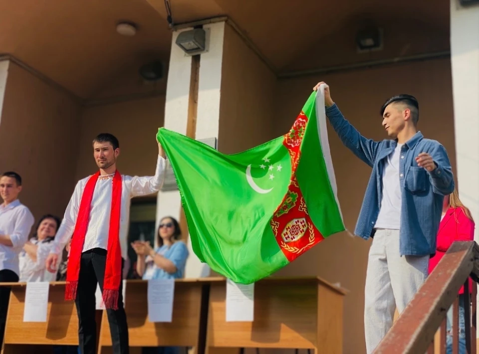 Фото: представители Туркменистана на фестивале национальных игр в Костроме "Ягона"