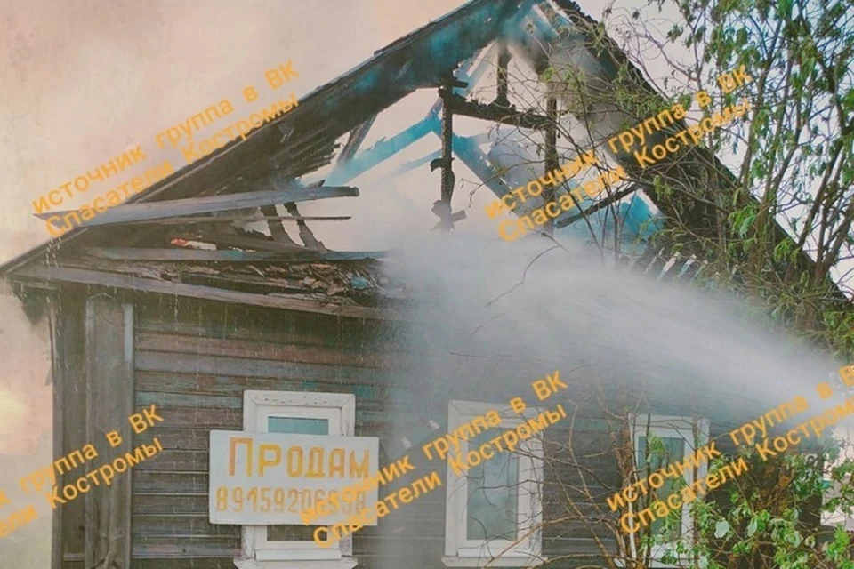 В Костромской области дети спалили гараж и дом. ФОТО: группа "СПАСАТЕЛИ Костромы" ВКонтакте