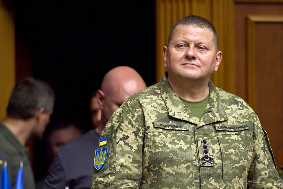 Валерий Залужный потребовал активнее поставлять Киеву вооружения, в том числе дальнобойные снаряды.