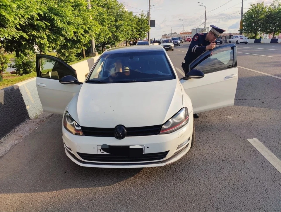Госавтоинспекторы растонировали 19 автомобилей Фото: УГИБДД России по Тверской области