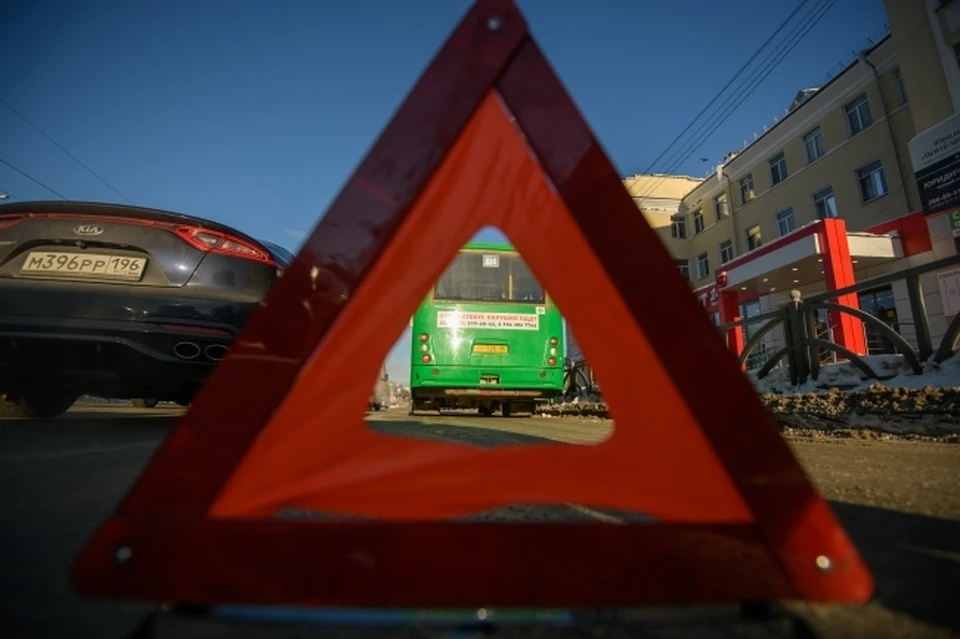 Три человека пострадали в жесткой аварии в центре Краснодара.