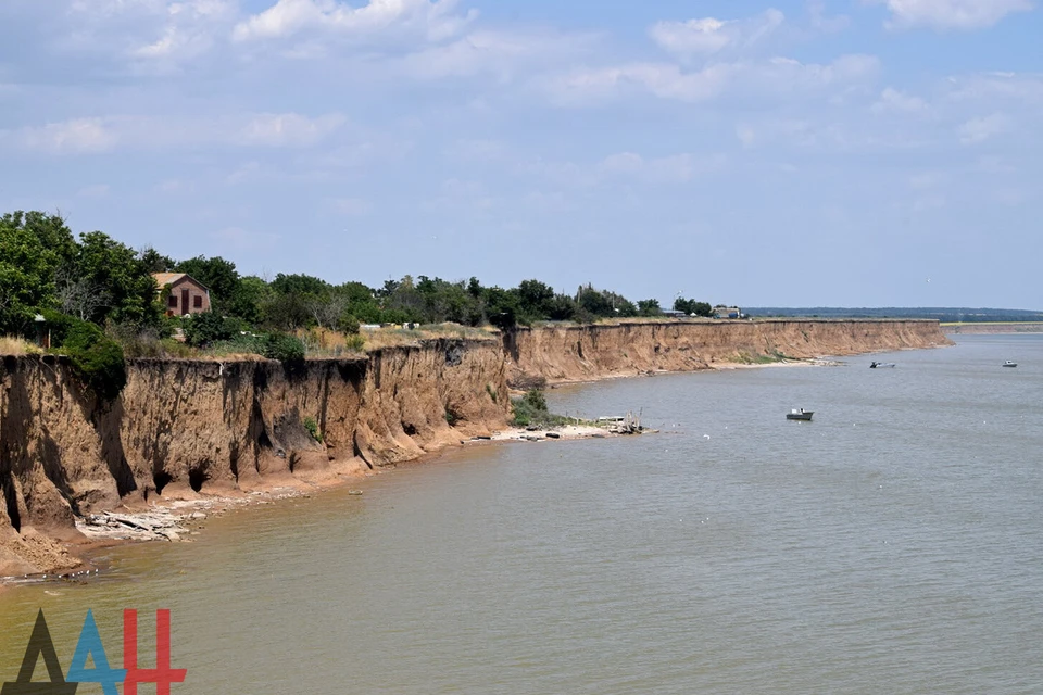 На побережье Азовского моря наводят порядок. Фото: ДАН