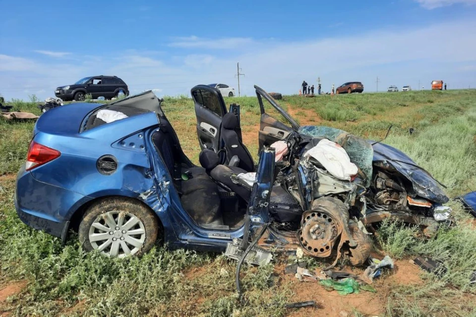 Удар был такой силы, что 87-летний пассажир погиб на месте. Фото: ГУ МВД по Республике Калмыкия