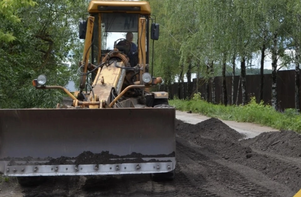 В Смоленске начали отсыпку дороги к озеру ТЭЦ-2. Фото: «Смоленскавтодор».