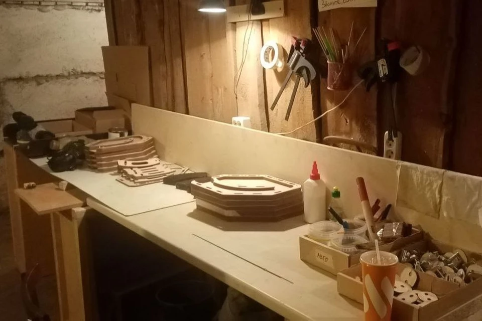 В подвале жилого дома налажено целое производство. Фото: Горсайт / Александр Корепанов