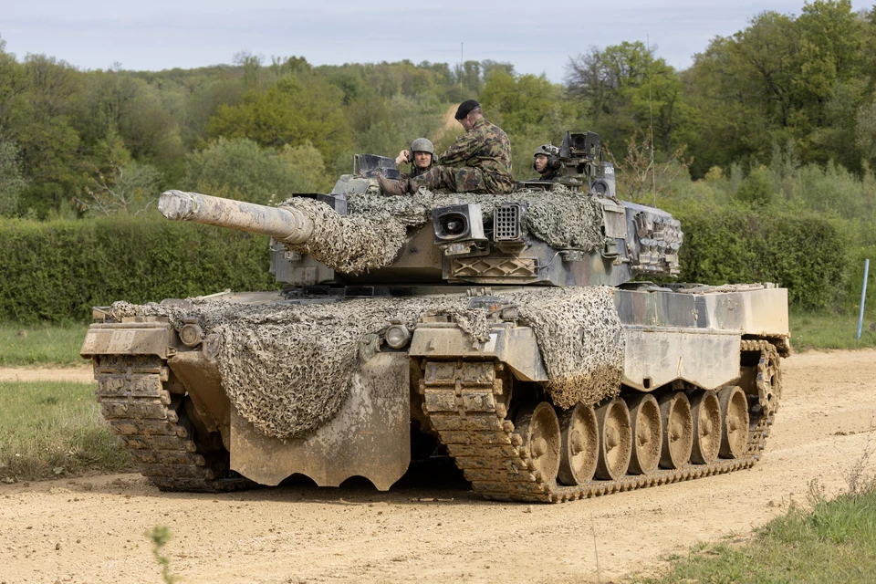 Замглавы МИД Украины Мельник призвал ФРГ утроить поставки Киеву танков Leopard 2