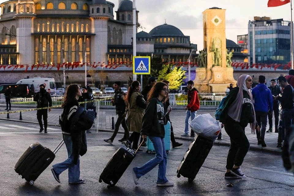 Haberturk: российского туриста зарезали в Стамбуле во время драки с вымогателями