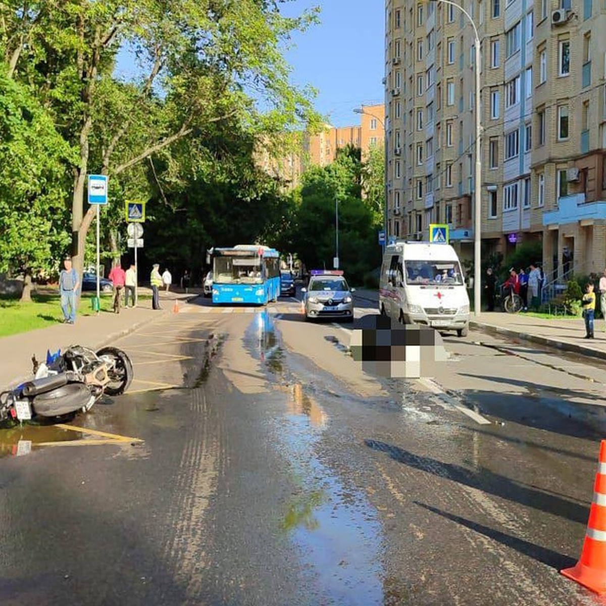 Мотоциклист погиб после столкновения с иномаркой на востоке Москвы - KP.RU