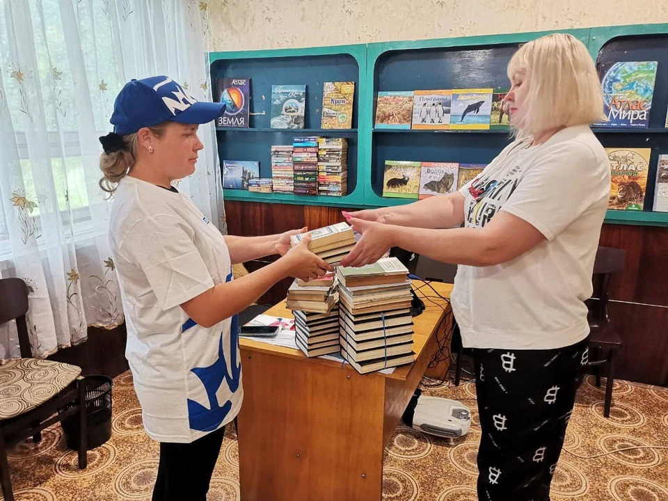 В библиотеках благодарны за подарки от партии