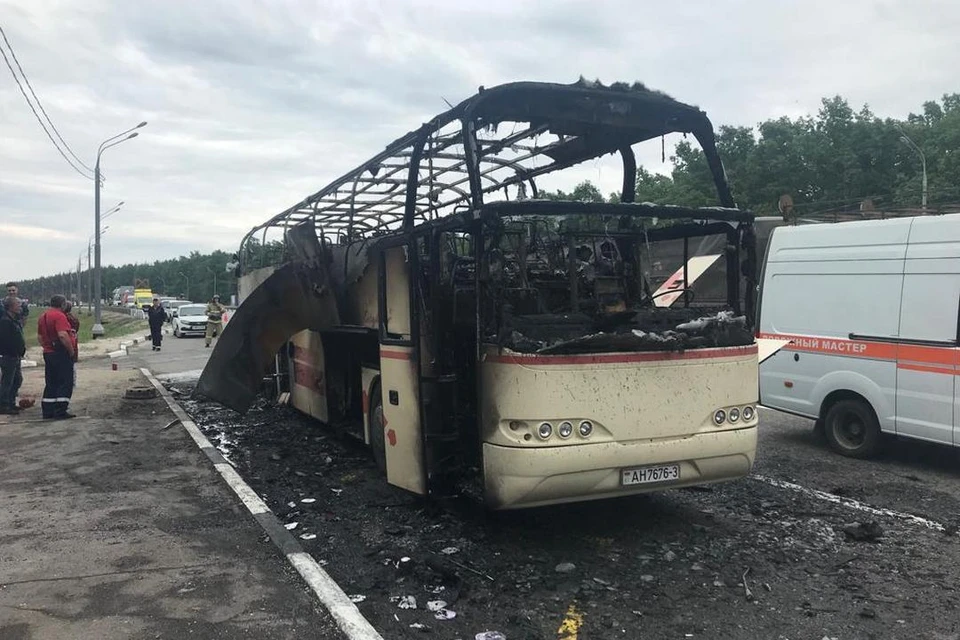 В Липецкой области сгорел туристический автобус