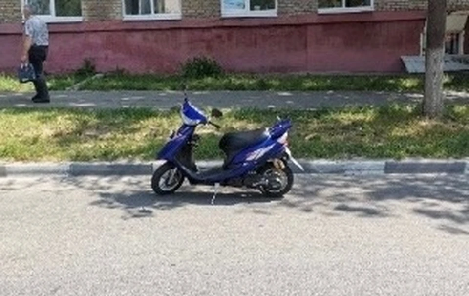 В Туле на улице Металлургов мужчина на мопеде сбил пожилую женщину