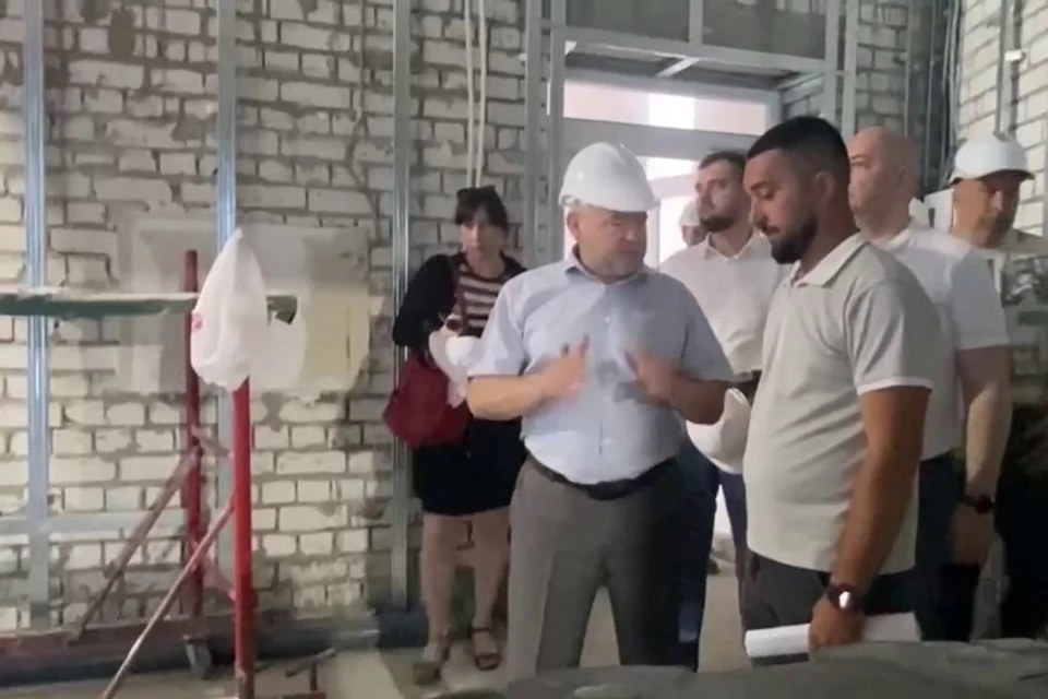 В Луганске готовят помещения под новые отделения МФЦ. Фото - скрин из видео правительства ЛНР