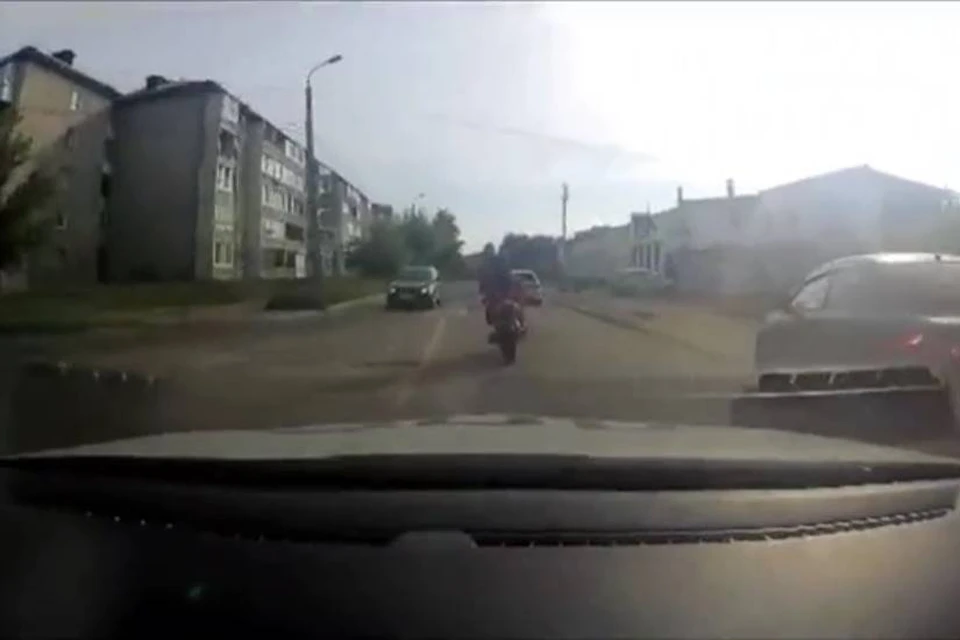 16 штрафов выписали мотоциклисту за гонку с полицейскими в Ангарске