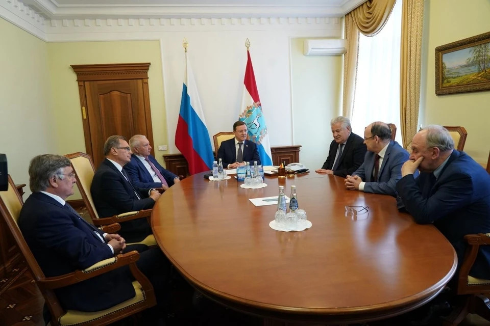 Глава региона встретился с представителями РАН. Фото: Юлия Рубцова